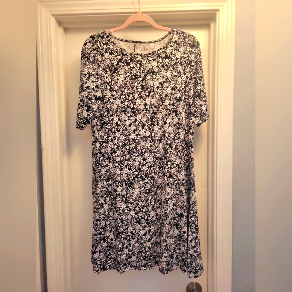 EUC Women's St John's Bay Dress size Medium